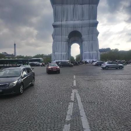 Toureifelchampselysee Parigi Esterno foto