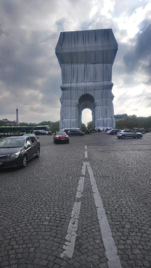 Toureifelchampselysee Parigi Esterno foto