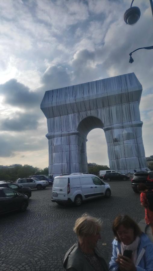 Toureifelchampselysee Parigi Esterno foto