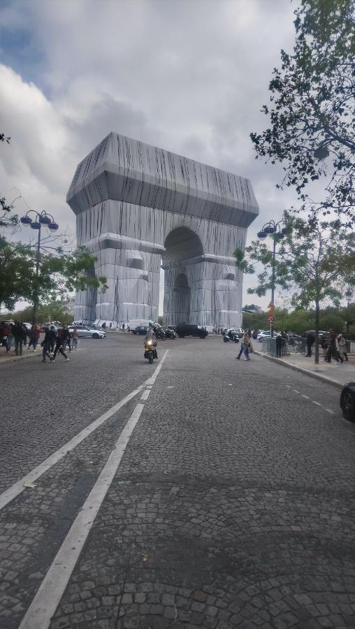 Toureifelchampselysee Parigi Esterno foto